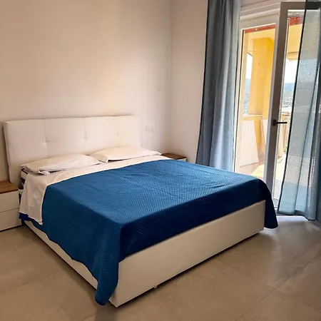 & Garden 公寓 维克艾库塞