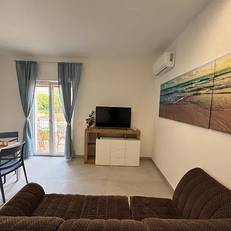 & Garden 维克艾库塞