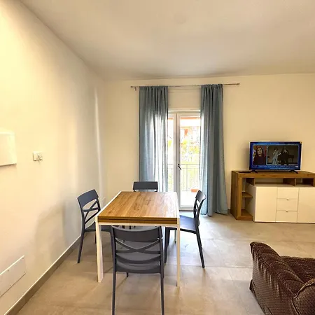 アパート & Garden ヴィーコ・エクエンセ