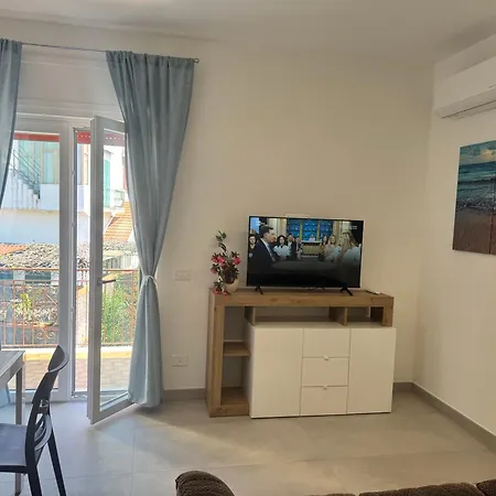 & Garden アパート ヴィーコ・エクエンセ